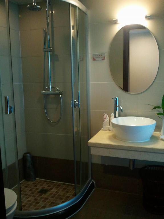 Lutianhua Hotel Чънду Стая снимка