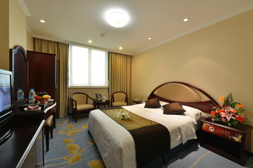 Lutianhua Hotel Чънду Стая снимка