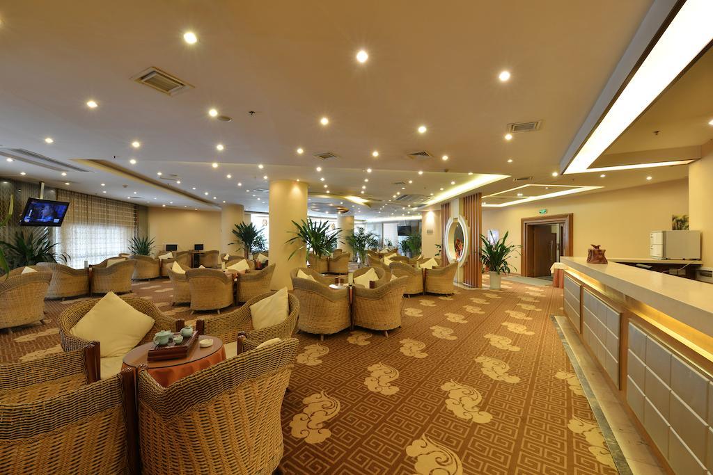 Lutianhua Hotel Чънду Екстериор снимка